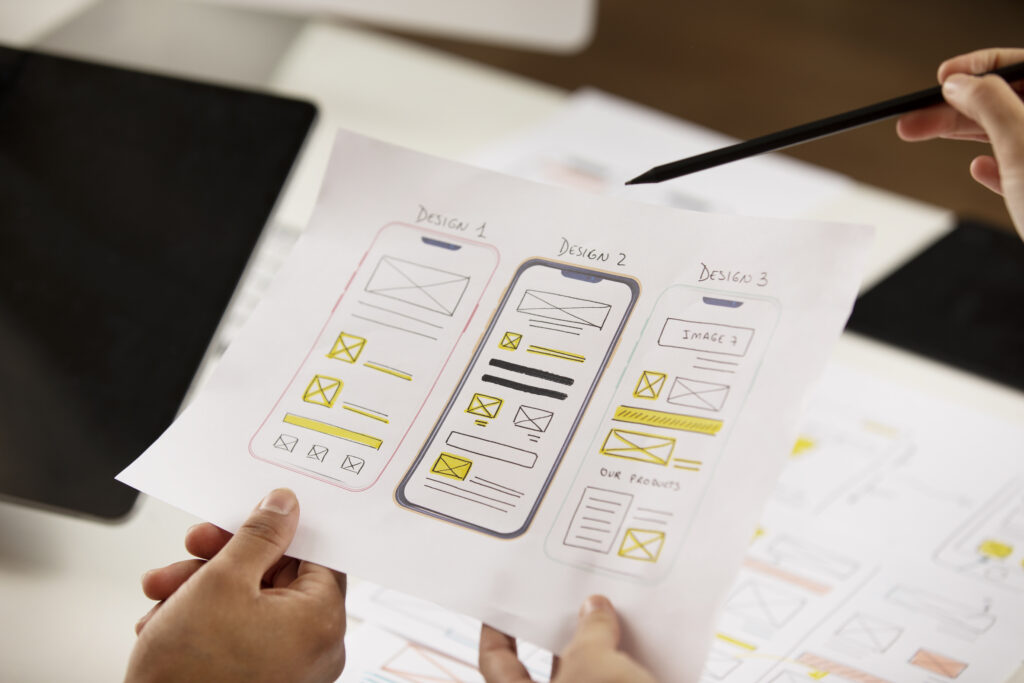 Optimisation On-Page SEO : Trois designs de maquettes de sites web mobiles pour améliorer l'expérience utilisateur